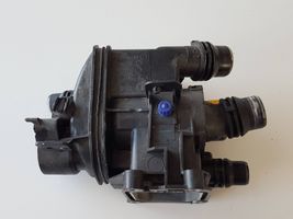 Peugeot 208 Boîtier de thermostat / thermostat 9812131480