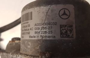 Mercedes-Benz C W205 Alipainepumppu A0004304032