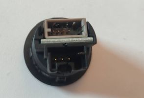 Citroen C4 II Connettore plug in USB 9664785277