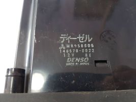 Mitsubishi Pajero Panel klimatyzacji MR958005