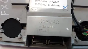 Jaguar XF Priekšējo vietu apgaismojums 8X2315K607AA