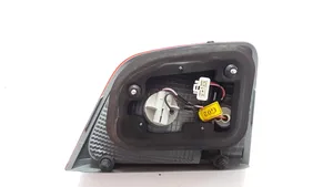 KIA Sorento Lampy tylnej klapy bagażnika 924062P02