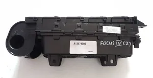 Ford Focus Przedni uchwyt na kubek tunelu środkowego JX7BA13560A