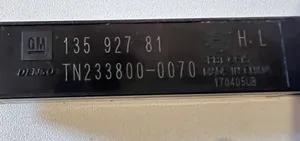 Opel Insignia B Antena wewnętrzna 13592781