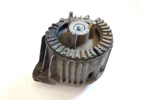 Mercedes-Benz C W204 Supporto di montaggio del motore A2042404717