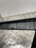 BMW X5 E70 Rivestimento della console di illuminazione installata sul rivestimento del tetto 51166956756