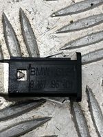 BMW 3 E90 E91 USB jungtis 9167196