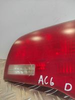 Audi A6 S6 C6 4F Lampy tylnej klapy bagażnika 89036926