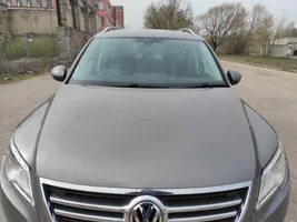 Volkswagen Tiguan Pokrywa przednia / Maska silnika 