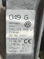 Volkswagen Tiguan Vaihteenvalitsimen verhoilu 5N0711049G