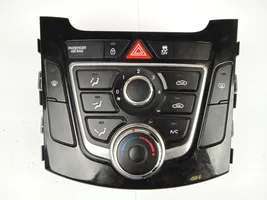 Hyundai i30 Oro kondicionieriaus/ klimato/ pečiuko valdymo blokas (salone) 97250A6040GU