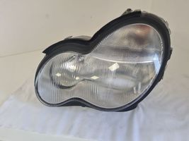 Mercedes-Benz C W203 Lampa przednia A2038201161