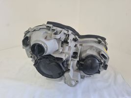 Mercedes-Benz C W203 Lampa przednia A2038201161