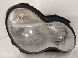 Mercedes-Benz C W203 Lampa przednia A2038200261