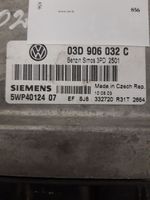 Volkswagen Polo Calculateur moteur ECU 03D906032C