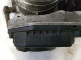 Volkswagen Golf IV Clapet d'étranglement 06A133064H