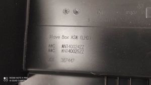 Mitsubishi Colt Kit de boîte à gants JCIMR587541