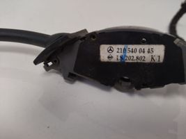 Mercedes-Benz E W210 Przełącznik / Manetka tempomatu 2105400445