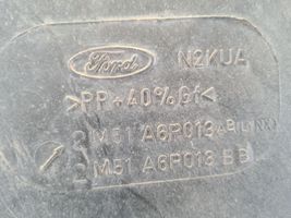 Ford Focus Protezione anti spruzzi/sottoscocca del motore 2M51A6P013AB