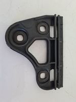 Audi A2 Supporto di montaggio del parafango 8Z0821250A