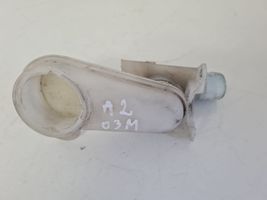 Audi A2 Tubo riempimento della vaschetta del liquido lavavetri 8Z0955462