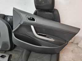 Peugeot 308 Istuimien ja ovien verhoilusarja 