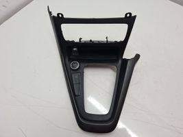 Ford Focus Ātrumu pārslēgšanas sviras dekoratīvā apdare (plastmasas) F1EBA044H83A