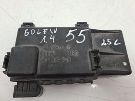 Volkswagen Golf IV Узел подключения плюсовых проводов 1J0937549