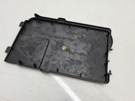 Audi A3 S3 8P Dangtis akumuliatoriaus dėžės 1K0915443