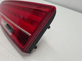 Hyundai Santa Fe Lampy tylnej klapy bagażnika 924062W1