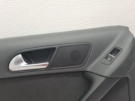 Volkswagen Tiguan Garniture panneau de porte arrière 5N0839113