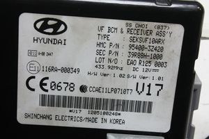 Hyundai i40 Moottorinohjausyksikön sarja ja lukkosarja 0281018051