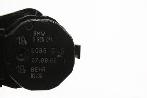 BMW 7 E65 E66 Tuloilmaventtiilin käyttömoottori 6935071