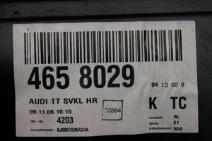 Audi TT TTS Mk2 Kita salono detalė 8J8867036A