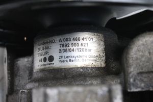 Mercedes-Benz SLK R171 Ohjaustehostimen pumppu A0034664101