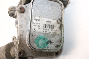 Mercedes-Benz SLK R171 Radiateur d'huile moteur A2711800610
