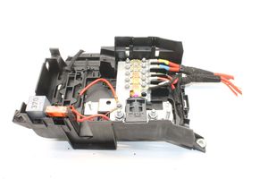 Audi Q7 4L Relay mounting block 7L0937548C