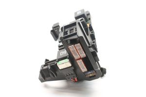 Audi Q7 4L Relay mounting block 4L1937503