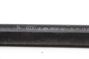 Audi A5 8T 8F Moulures des vitres de la porte arrière 8F0853764E