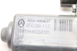 Mercedes-Benz CLA C118 X118 Takaoven ikkunan nostomoottori A0009061607
