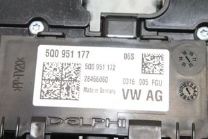 Audi A4 S4 B9 Priekšējo vietu apgaismojums 5Q0951172