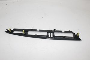 Toyota Auris E180 Kojelaudan hansikaslokeron lista 5541202240