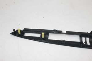 Toyota Auris E180 Kojelaudan hansikaslokeron lista 5541202240