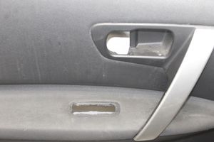 Nissan Qashqai+2 Boczki / Poszycie drzwi przednich 80923JD100