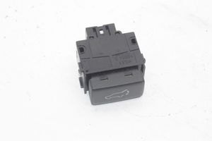 Subaru Forester SJ Bouton interrupteur ouverture du coffre 