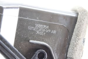 Opel Antara Copertura griglia di ventilazione cruscotto 96661704