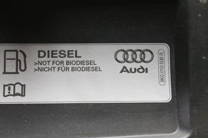 Audi A7 S7 4G Apdaila prie degalų bako dangtelio 8K0010508R