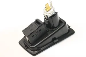 BMW 1 E82 E88 Connettore plug in AUX 6930561