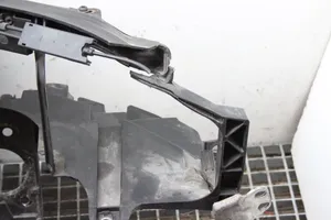 Audi A8 S8 D3 4E Support de radiateur sur cadre face avant 