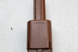 Nissan Leaf I (ZE0) Interruttore del pedale del freno 